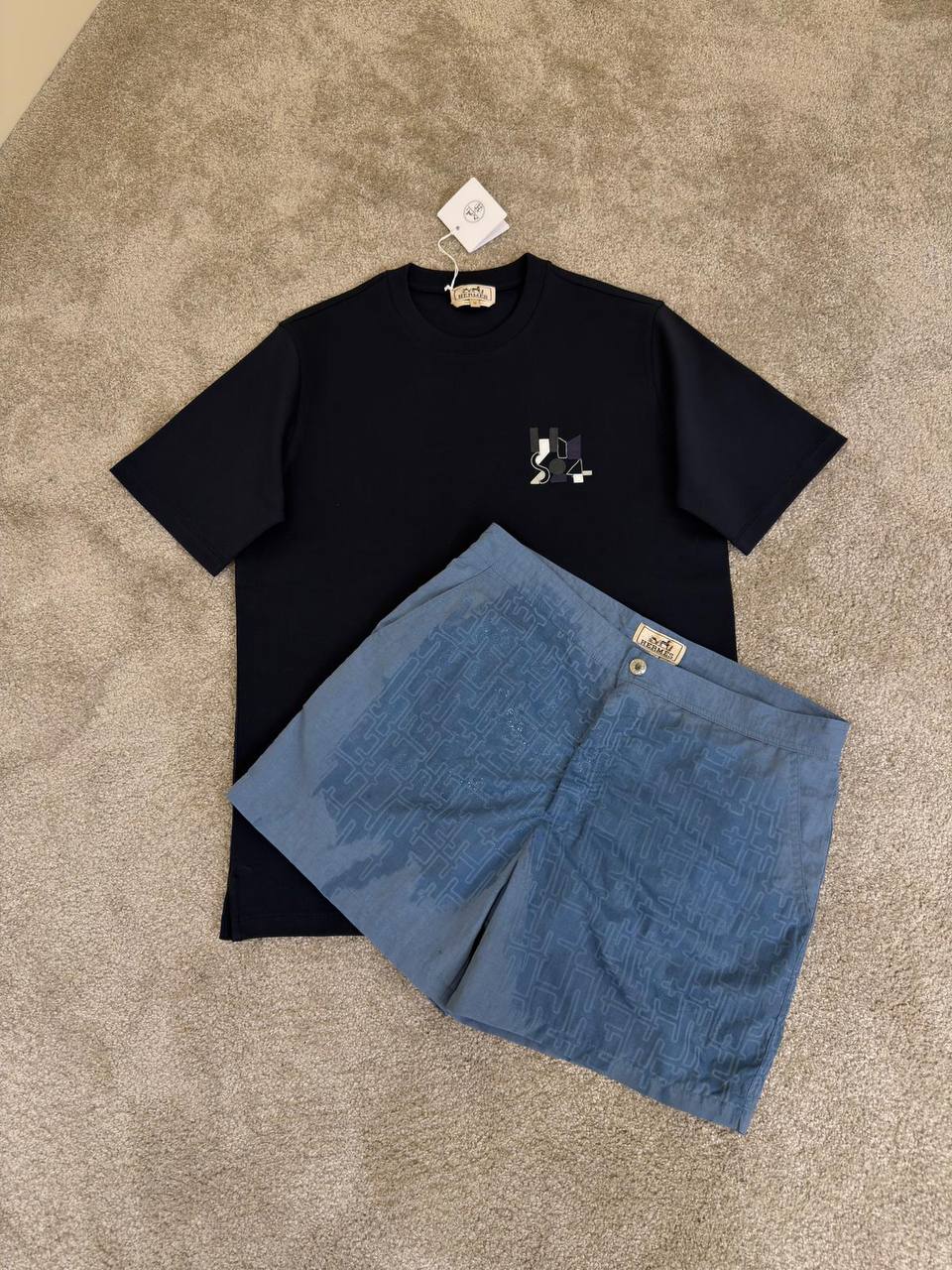Hermès – H Graphic T-shirt & Monogram Short Set – Navy / Lichtblauw