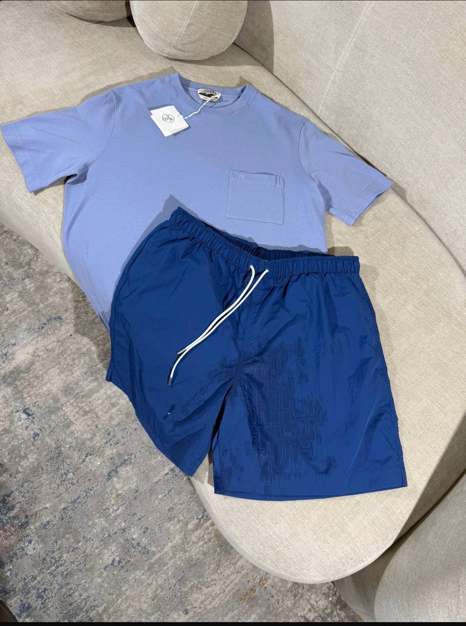 Set Hermes T-shirt Bleu Ciel + korte broek Marine