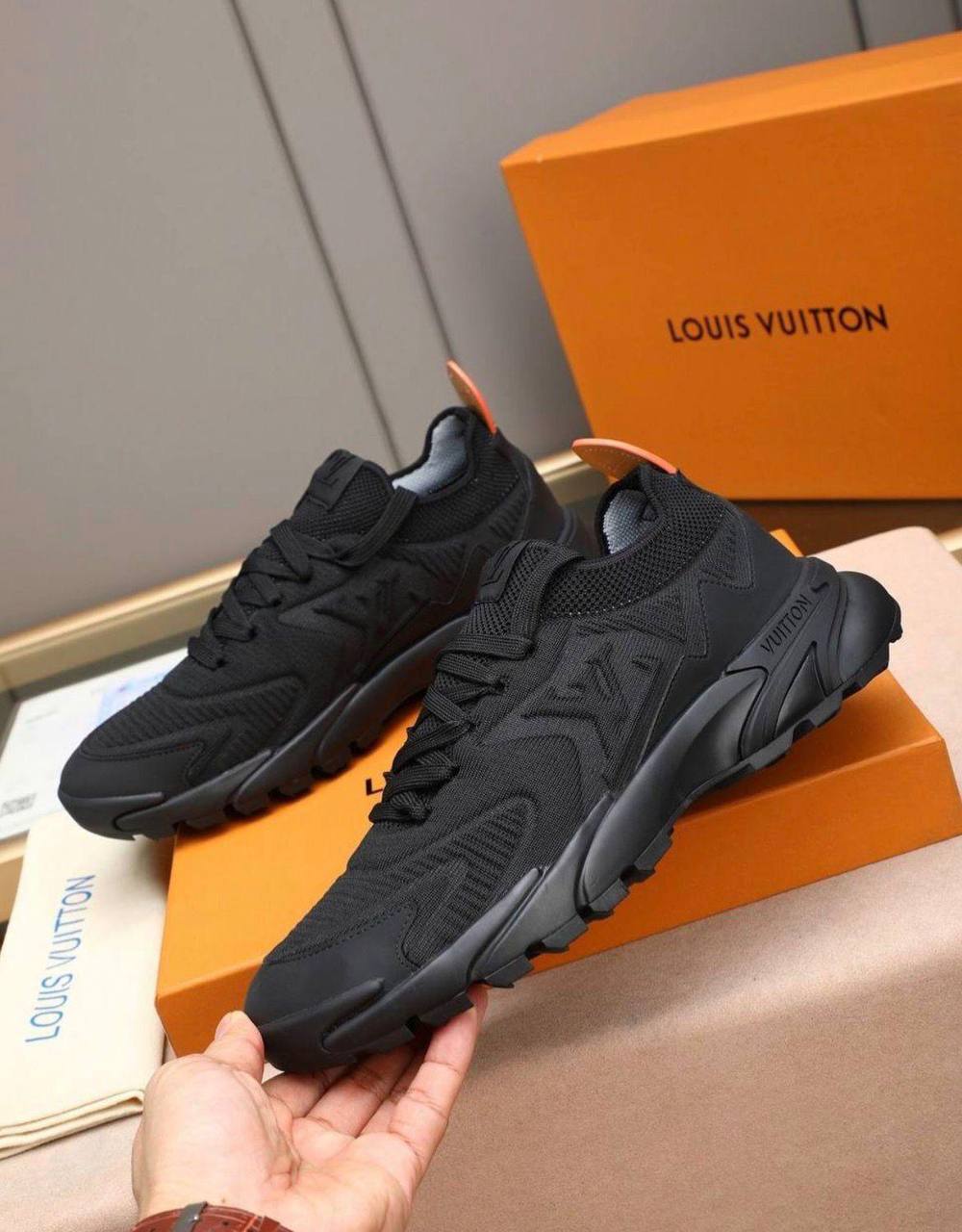 Sneaker Louis Vuitton Run Away Zwart
