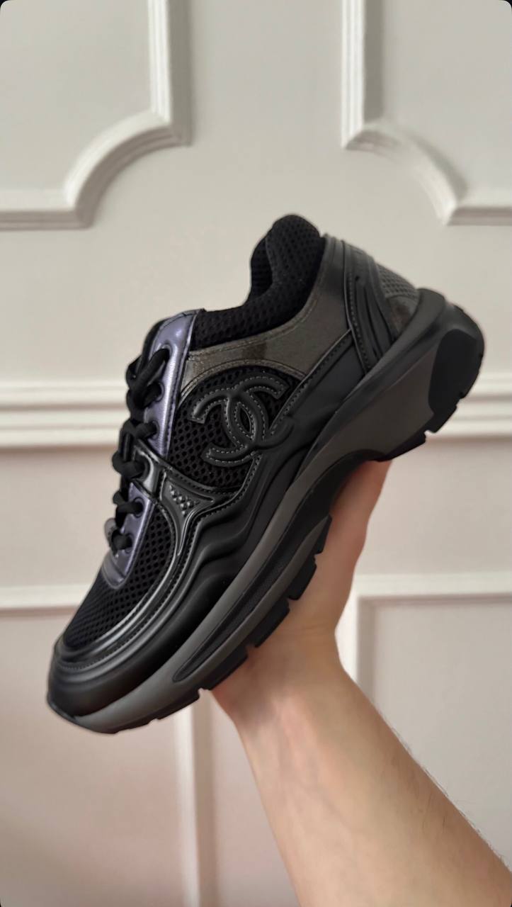 Chanel CC Runners Zwart