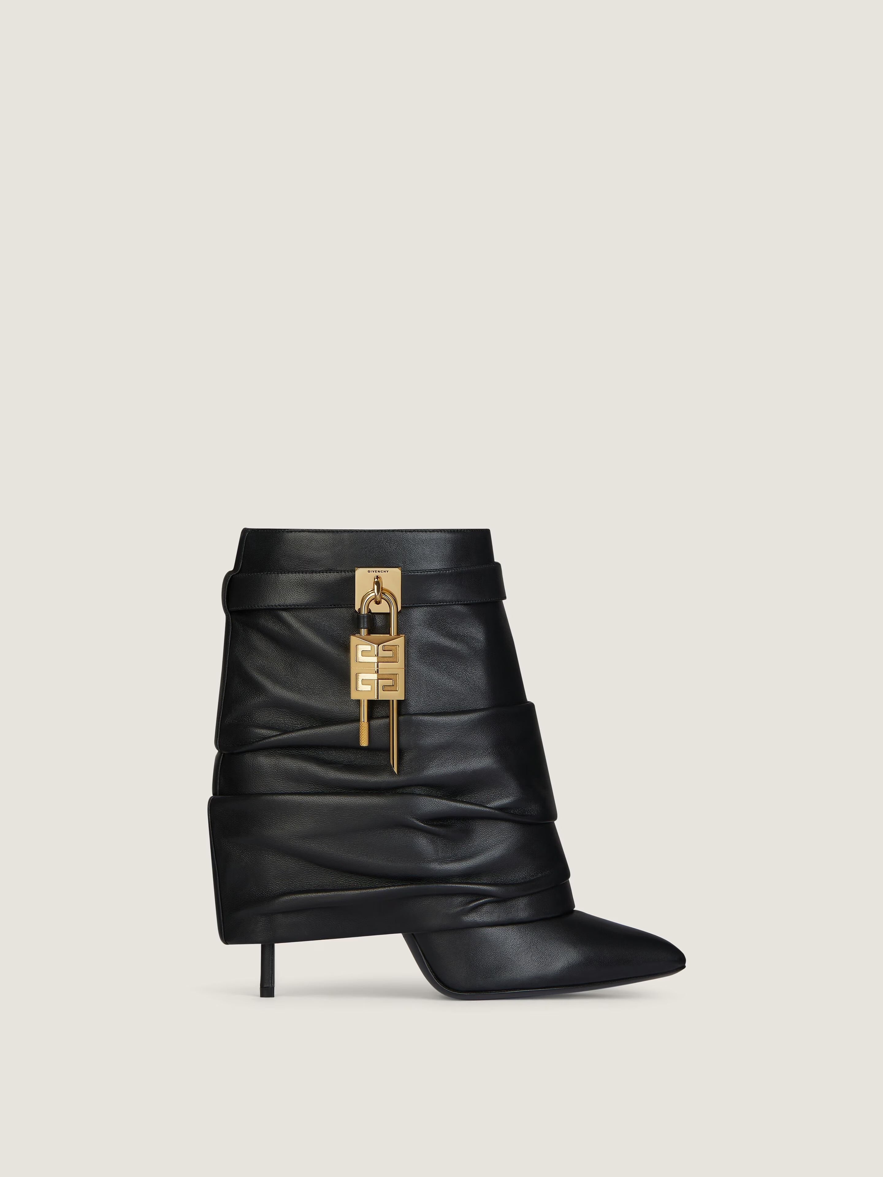 BLACK SHORT BOOTS