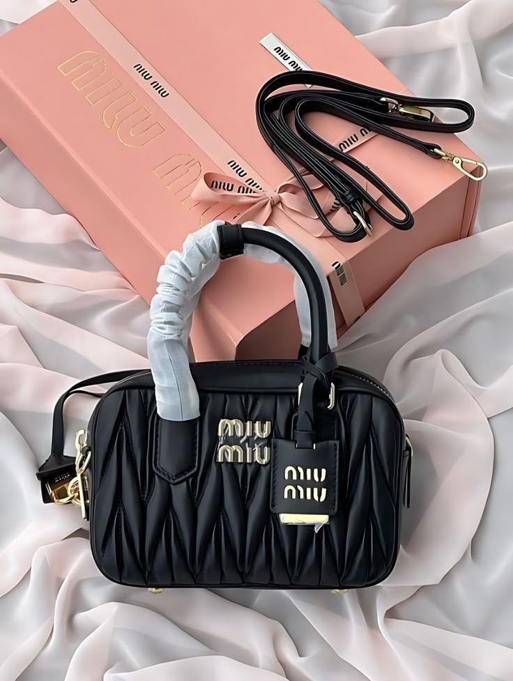 MIUE MINI TAS ZWART