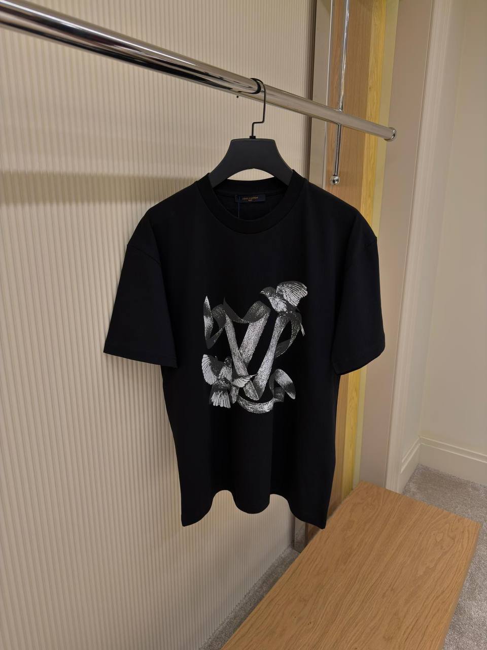 Louis Vuitton – LV Bird Monogram Grafik T-Shirt